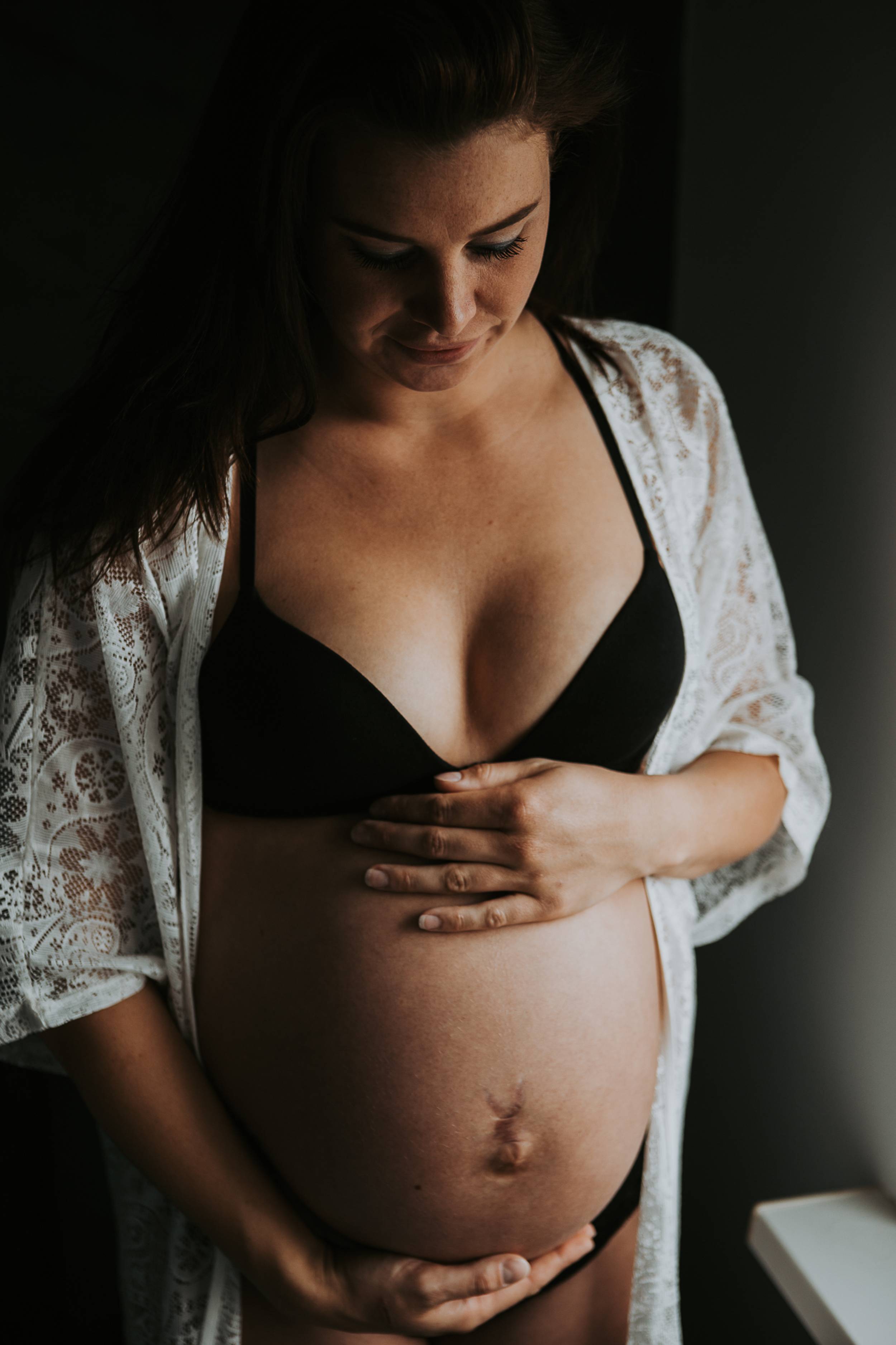 zwangerschap-shoot-fotograaf-spanbroek-46_M1Op9JQ8FJ2.jpg